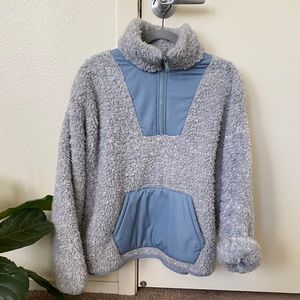 EXPRESS fuzzy zipper pullover. Women’s Size M